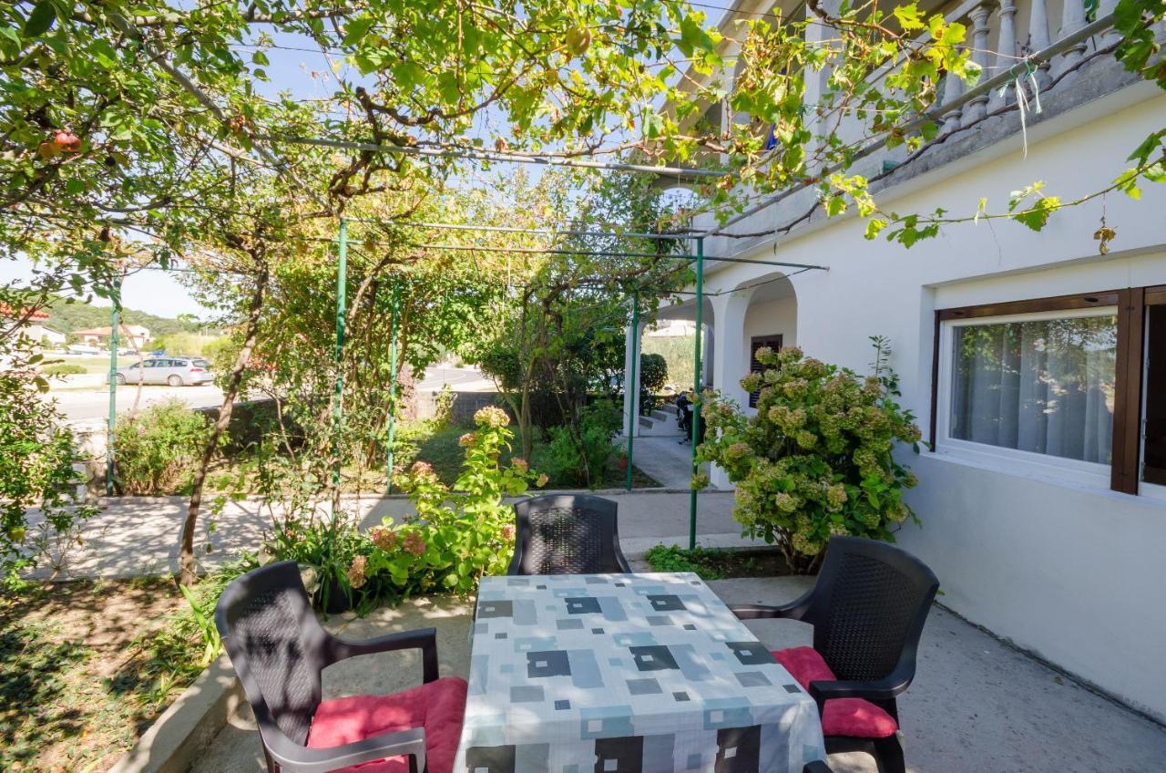 Apartment Ruza Lopar Exterior photo